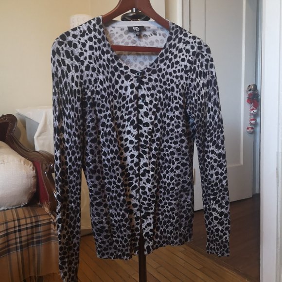 2/$40 Chic by Jacob leopard print sweater / cardigan - Picture 2 of 9
